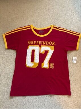 Warner Bros. Gryffindor Red and Gold Short Sleeve Tee